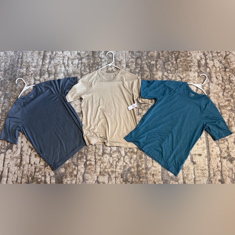3 cloud soft ON Tees light/heathered navy, Beige, and blue